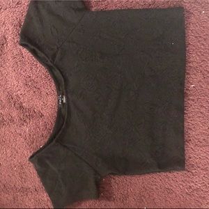 Cropped black shirt embroidered